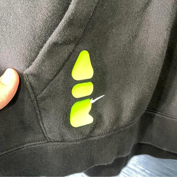 Nike Air Black 1/4 Zip Pullover Activewear Sweatshirt  Large - Picture 6 of 8